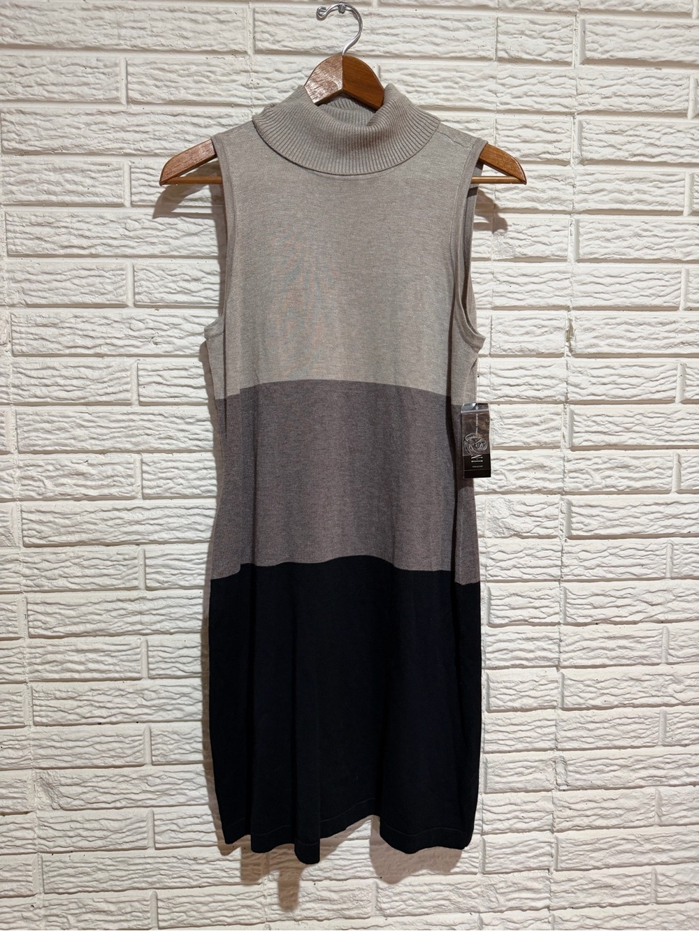 NWT - Sleeveless Colorblock Turtleneck Dress - Beige/Black